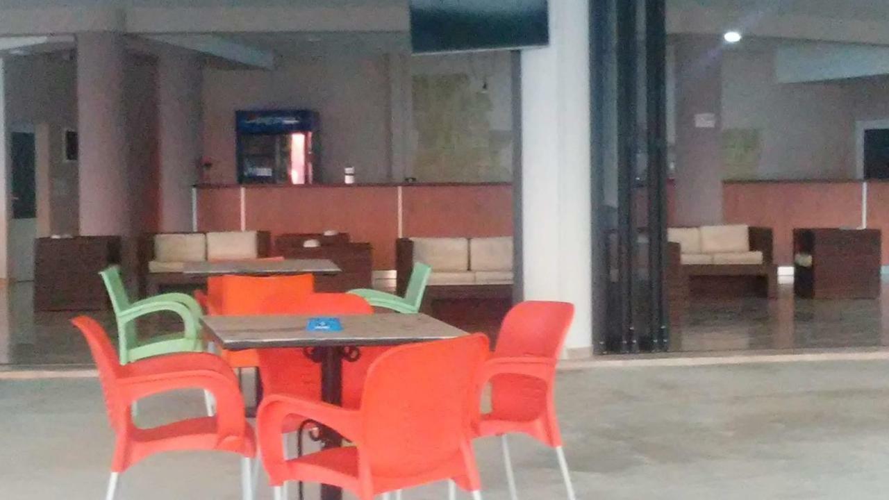 Hotel Majestic Ksamil Eksteriør bilde