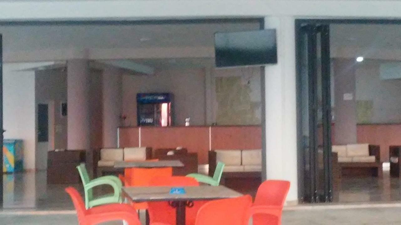 Hotel Majestic Ksamil Eksteriør bilde